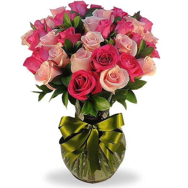 Florero con 50 rosas fucsia y rosa, de Florería Isis
