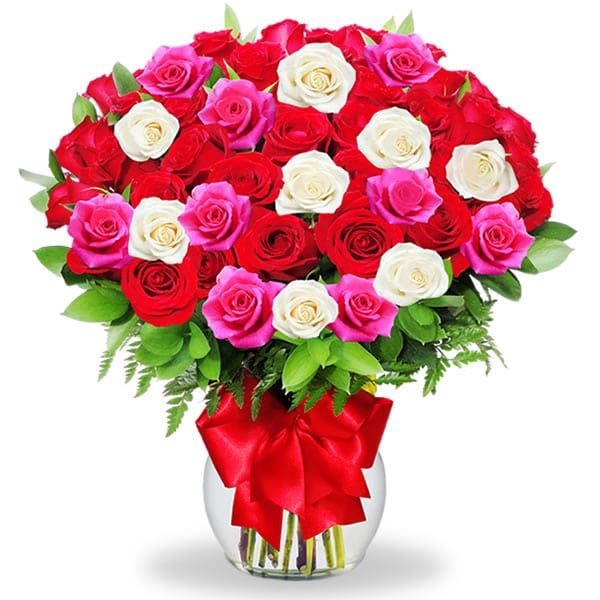 Florero con 50 rosas fucsia, blancas y rojas, de Florería Isis